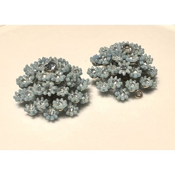 MCM CLUSTER FLORAL BLUE RHINESTONE & LUCITE PLASTIC BEAD DOMED CLIP ON EARRINGS - Picture 7 of 8